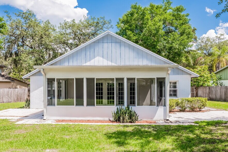 Building Photo - 2308 Kenwick Dr