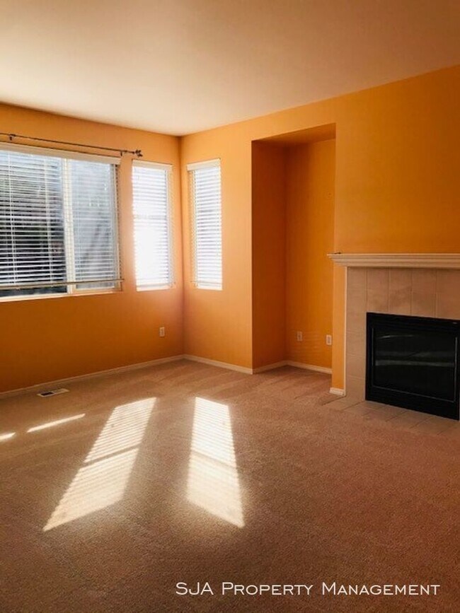 Building Photo - Large and Spacious Home in Renaissance Ridge!