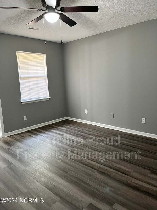 Building Photo - 1200 Peyton Cir