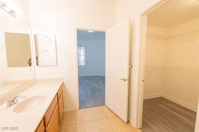 Building Photo - 7151 S Durango Dr