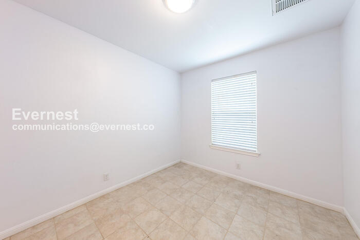 Building Photo - 120 Jim Dandy Dr