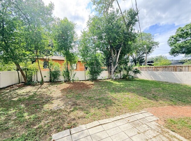 Building Photo - 3115 Buckingham Ave