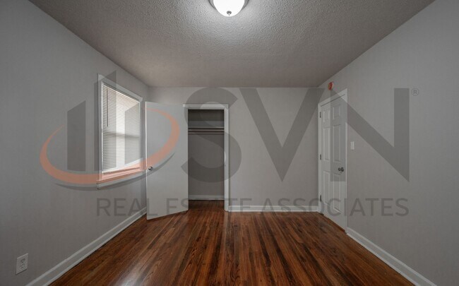 Building Photo - Classic 3BD, 1BA Durham Home with Hardwood Floors