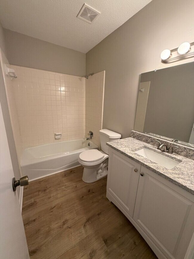 Building Photo - @ Bedrooms 1.5 Bath