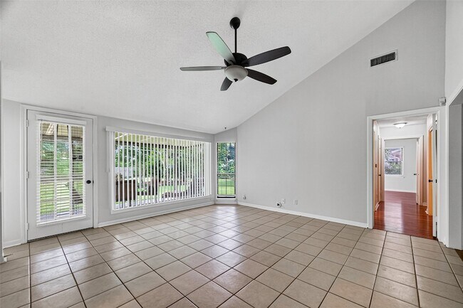 Building Photo - 5114 Beechnut St
