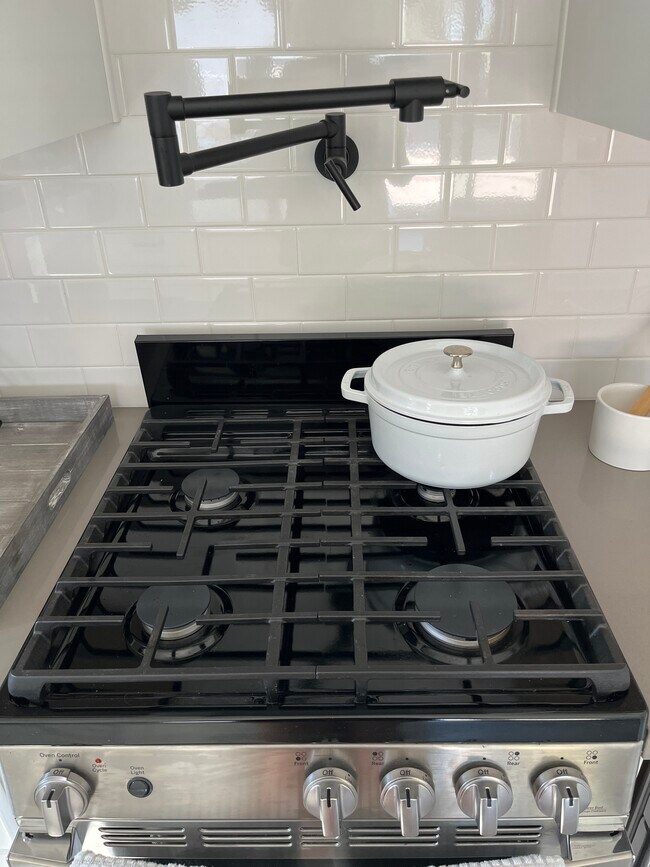 Gas stove - 12131 Huston St