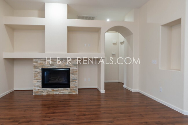 Building Photo - Single Story 3-Bedroom Home in Tracy – 173...