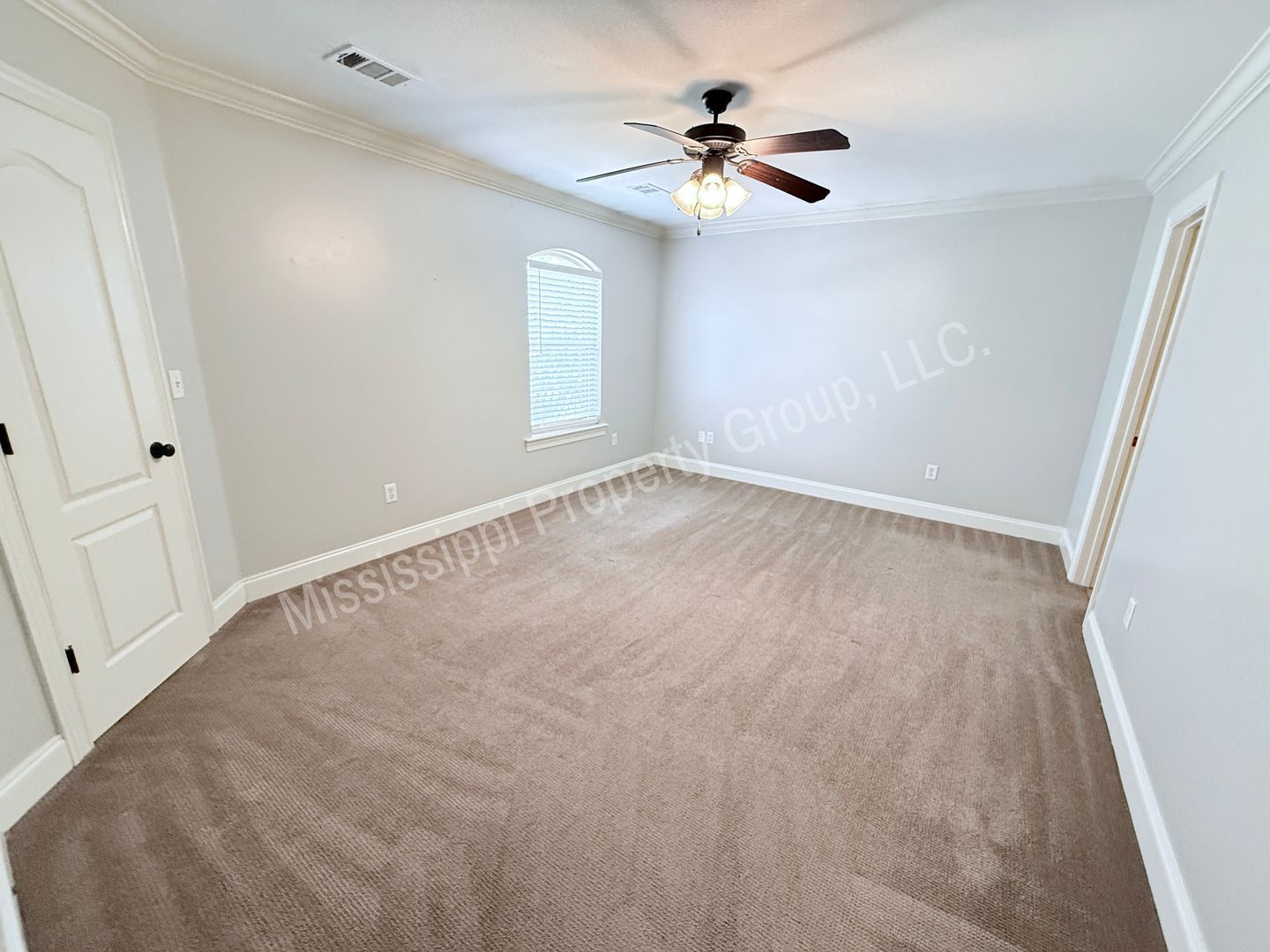 Building Photo - 120 Falls Grove