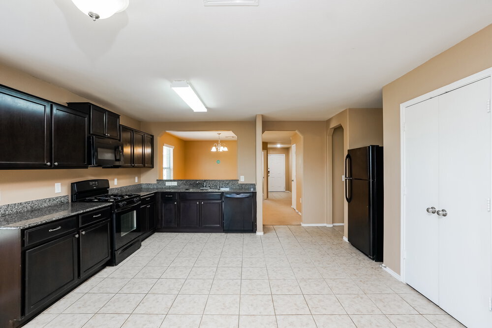 Building Photo - 21370 Beacon Springs Lane