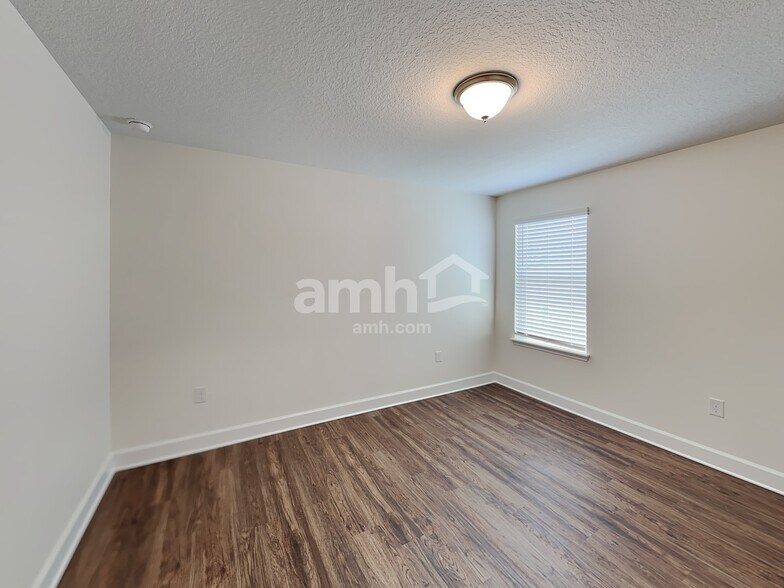 Building Photo - 16415 Cheyanne Ct