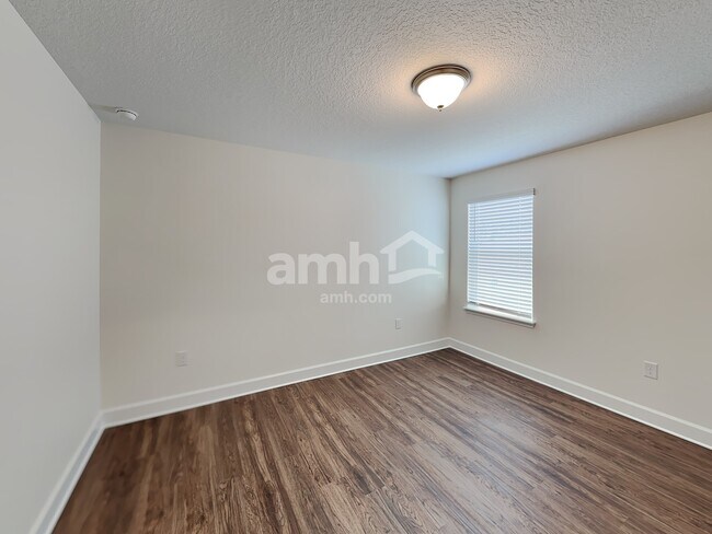 Building Photo - 4607 Reisswood Lp