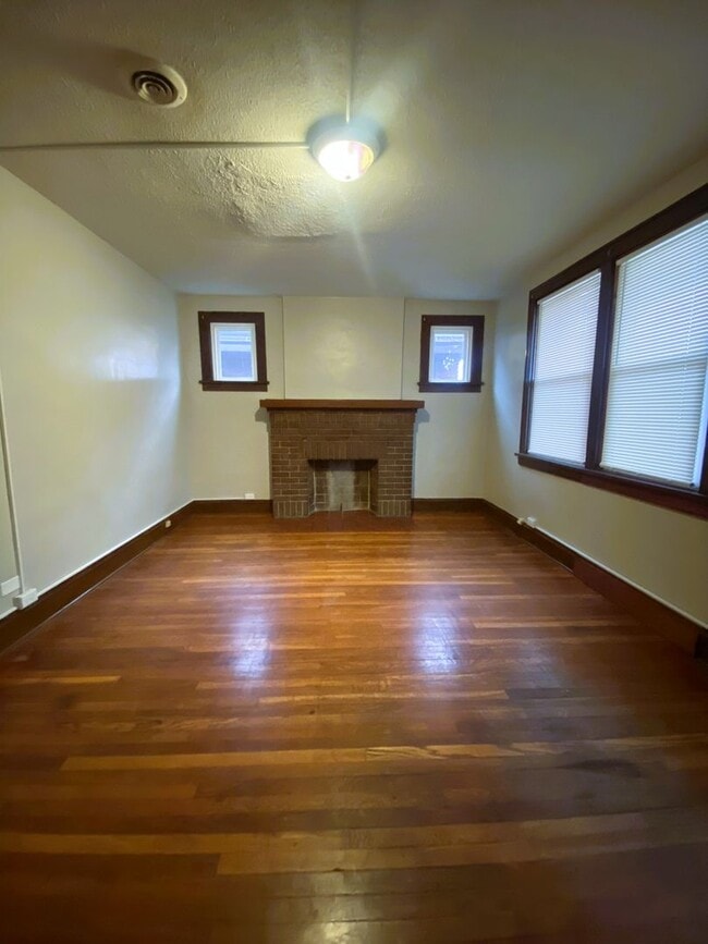 Two Bedroom in the heart of Old Brooklyn 2073 Broadview Rd Cleveland