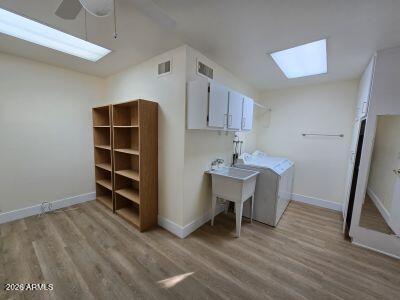 Building Photo - 4423 E Catalina Ave