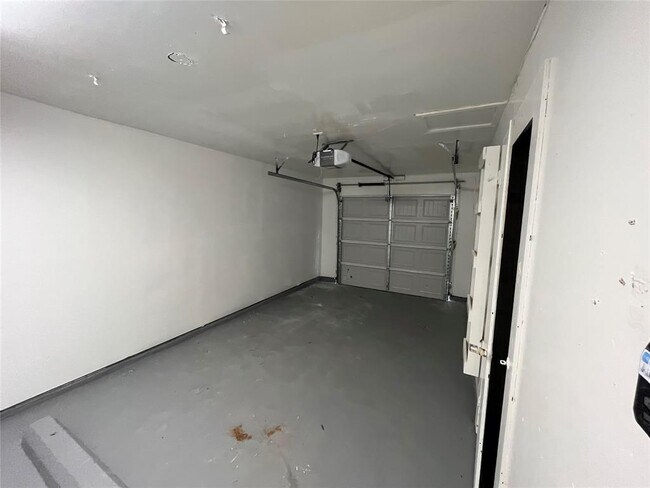 Building Photo - 408 Bluebell St