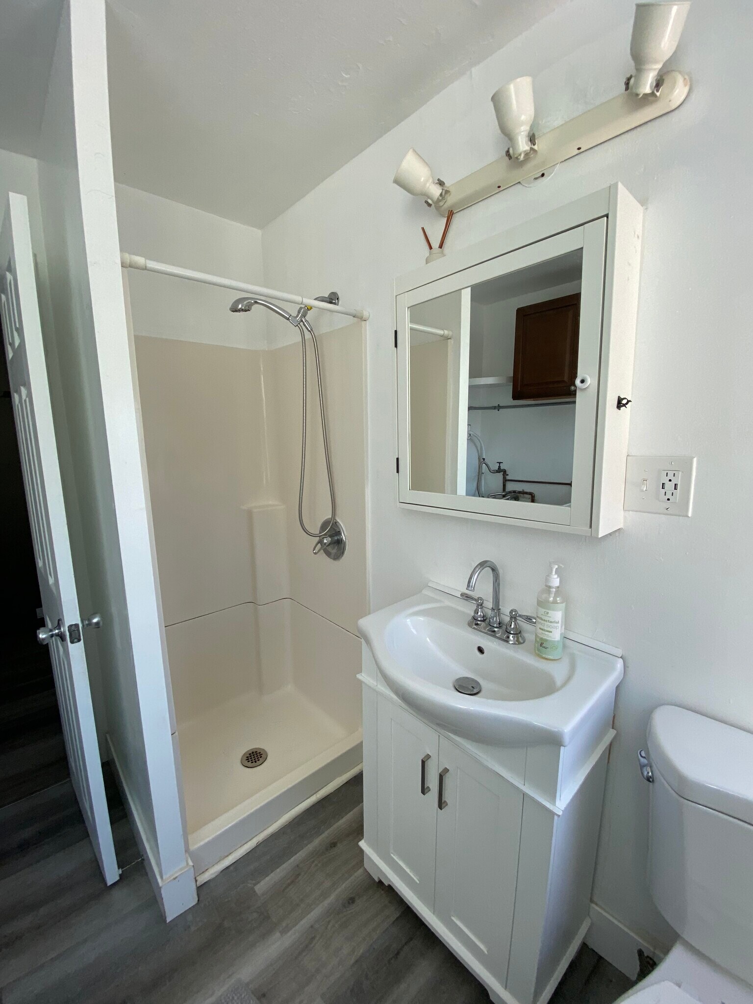 Building Photo - 2531 Ridge Rd