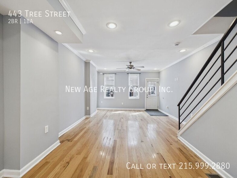 Building Photo - 443 Tree St