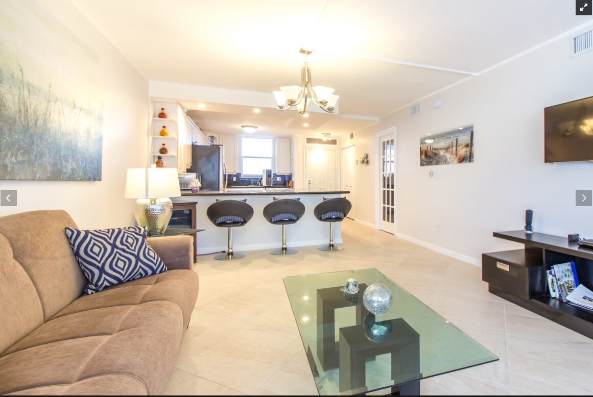 Building Photo - 3100 NE 49th St