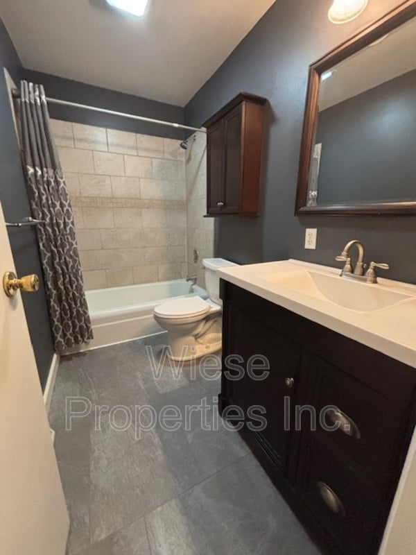 Building Photo - 28 Locksley Ln