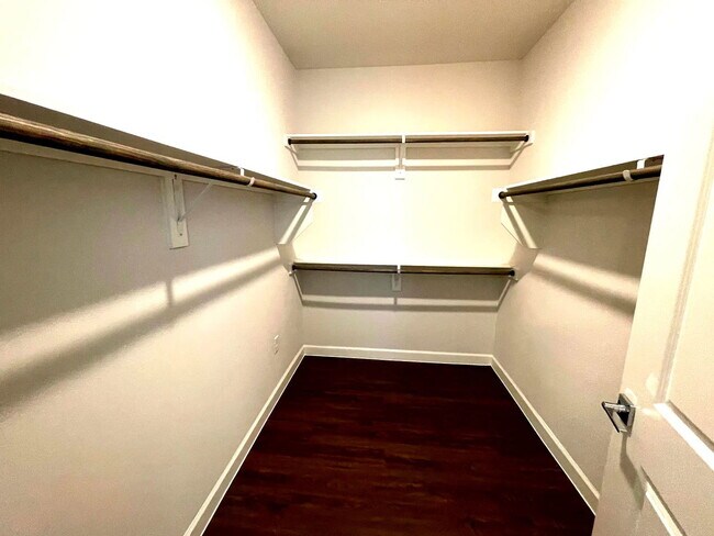 Building Photo - 2300 N Friendship Rd