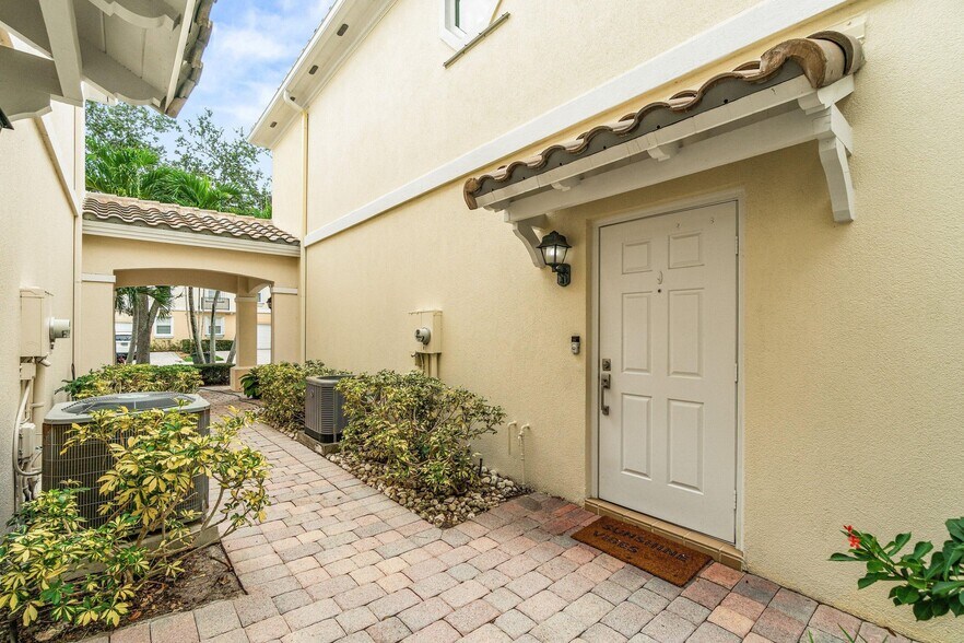 Building Photo - 508 Capistrano Dr