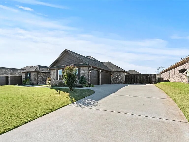 Building Photo - 27998 Cross Gate Dr