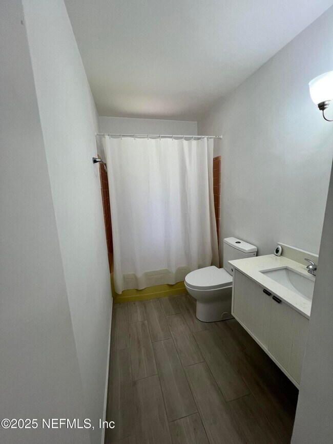 Building Photo - 8105 Santillo Dr