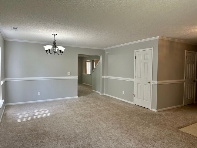 Building Photo - 5091 Ballantine Dr