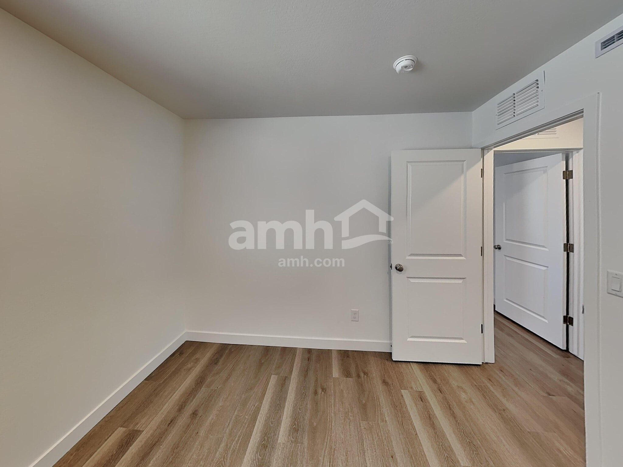 Building Photo - 20177 W Thomas Rd