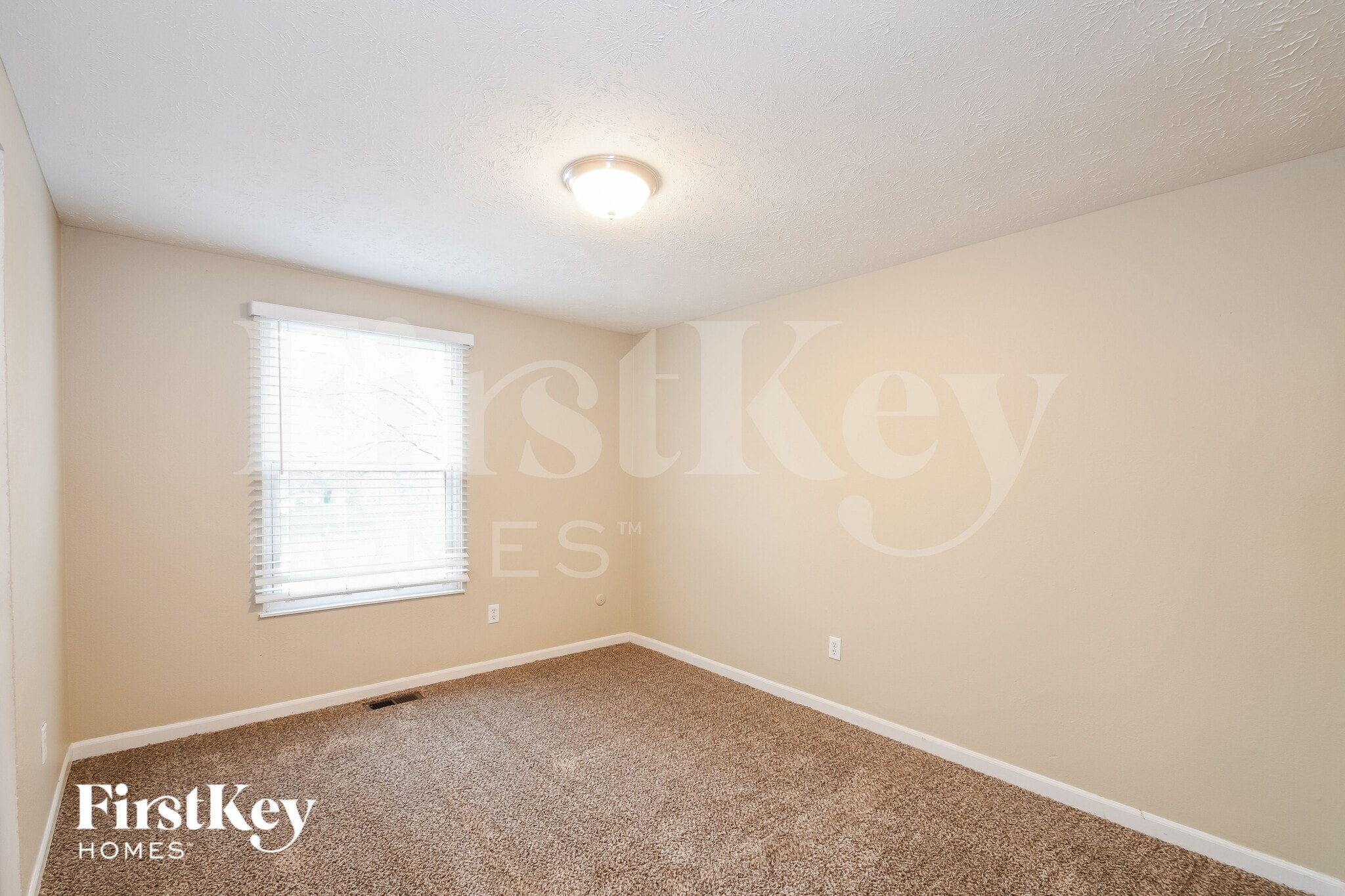 Building Photo - 639 Shady Creek Ct