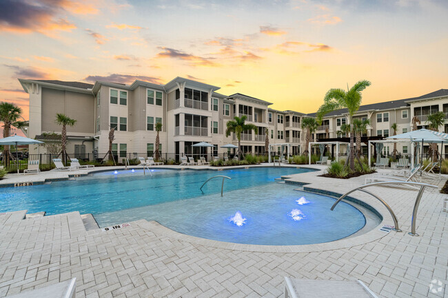 Building Photo - The Griffon at Vero Beach