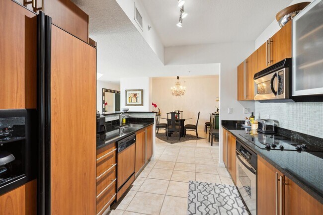 Building Photo - 1551 N Flagler Dr