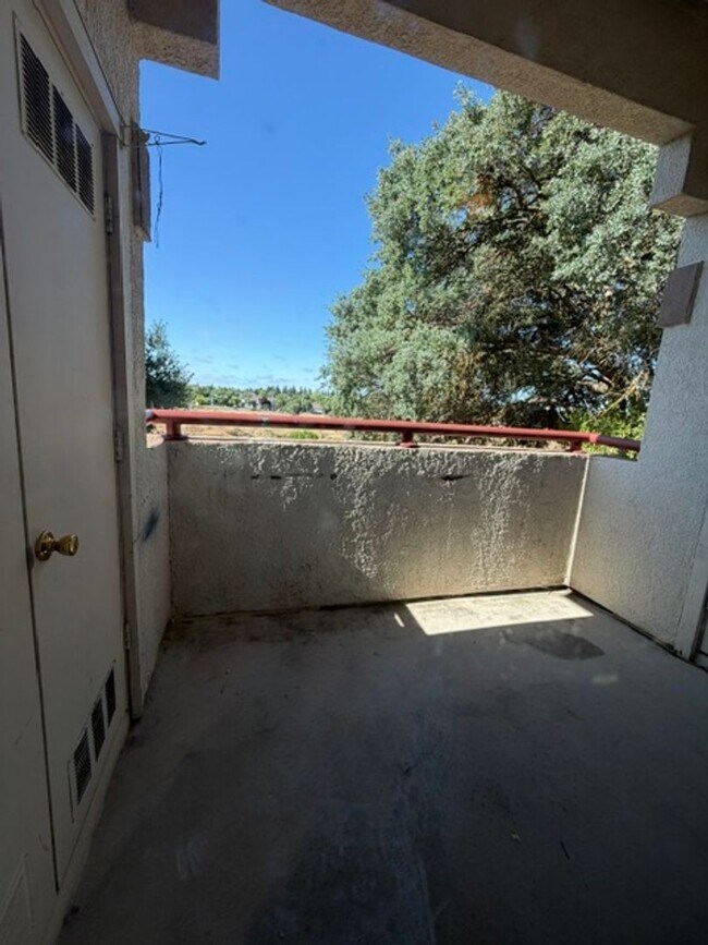 Building Photo - Very Nice 2 Bedroom and 2 Bathroom Apartment $2,425 + $125.00 WSG