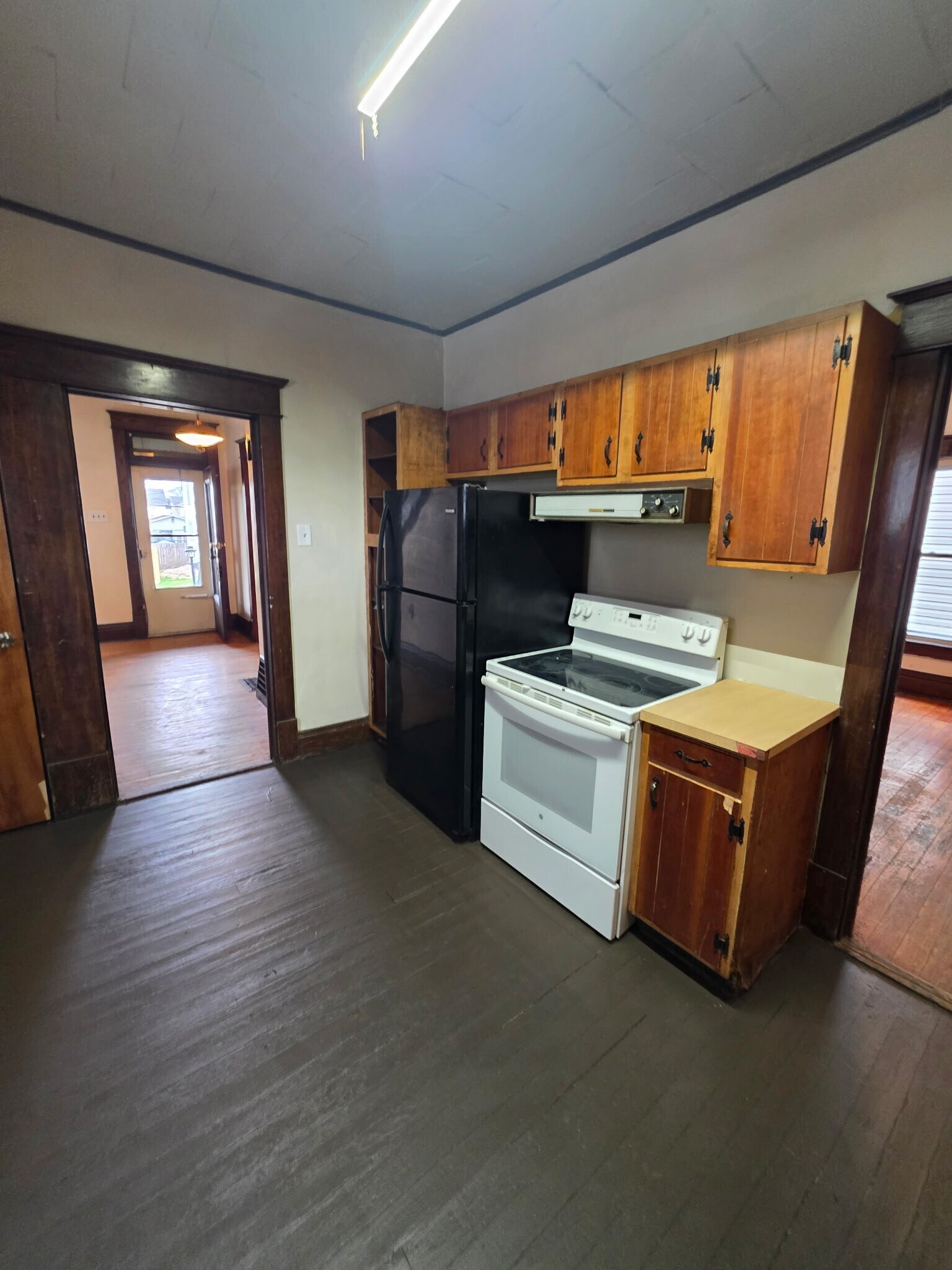 Building Photo - 364 S 10th St