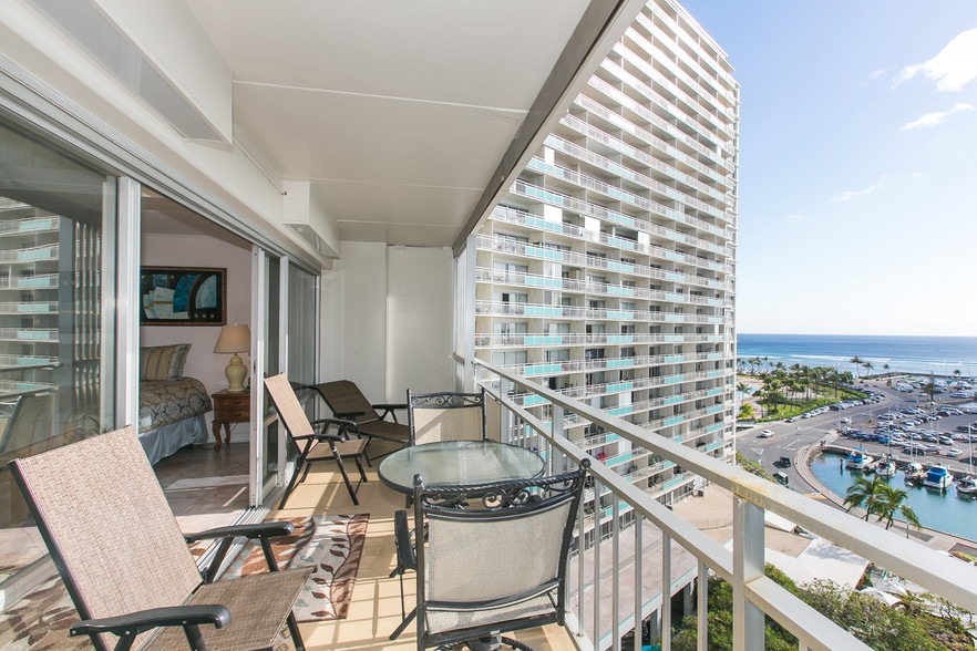 Spacious Lanai - 1777 Ala Moana Blvd