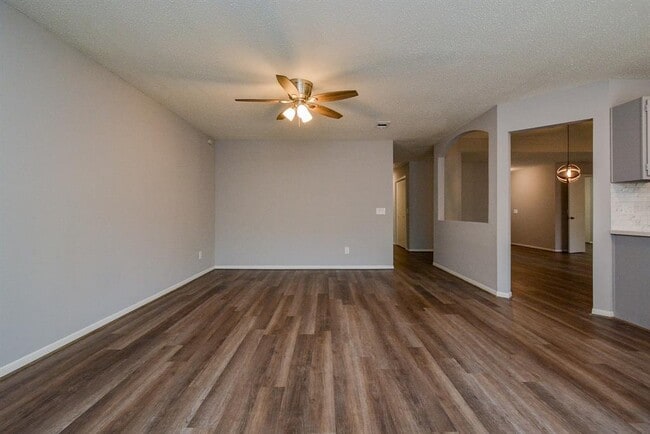 Building Photo - 10302 Tablerock Dr