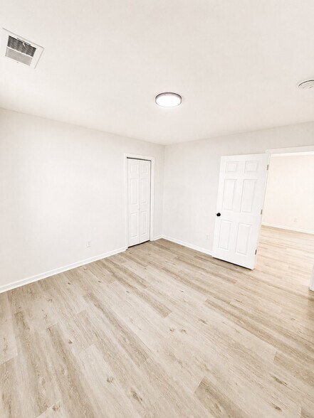 Building Photo - 1808 Cephas St