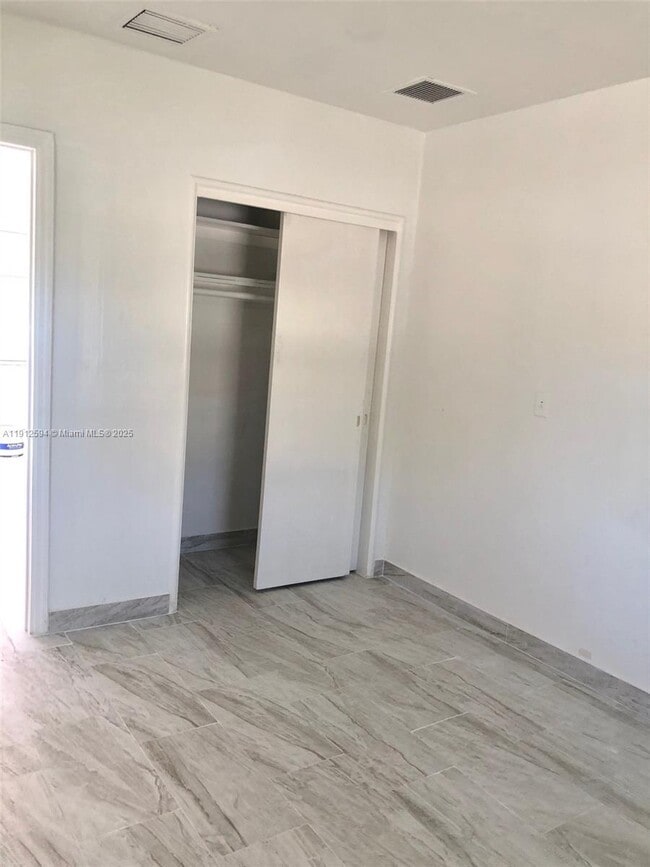 Building Photo - 2519 Pierce St