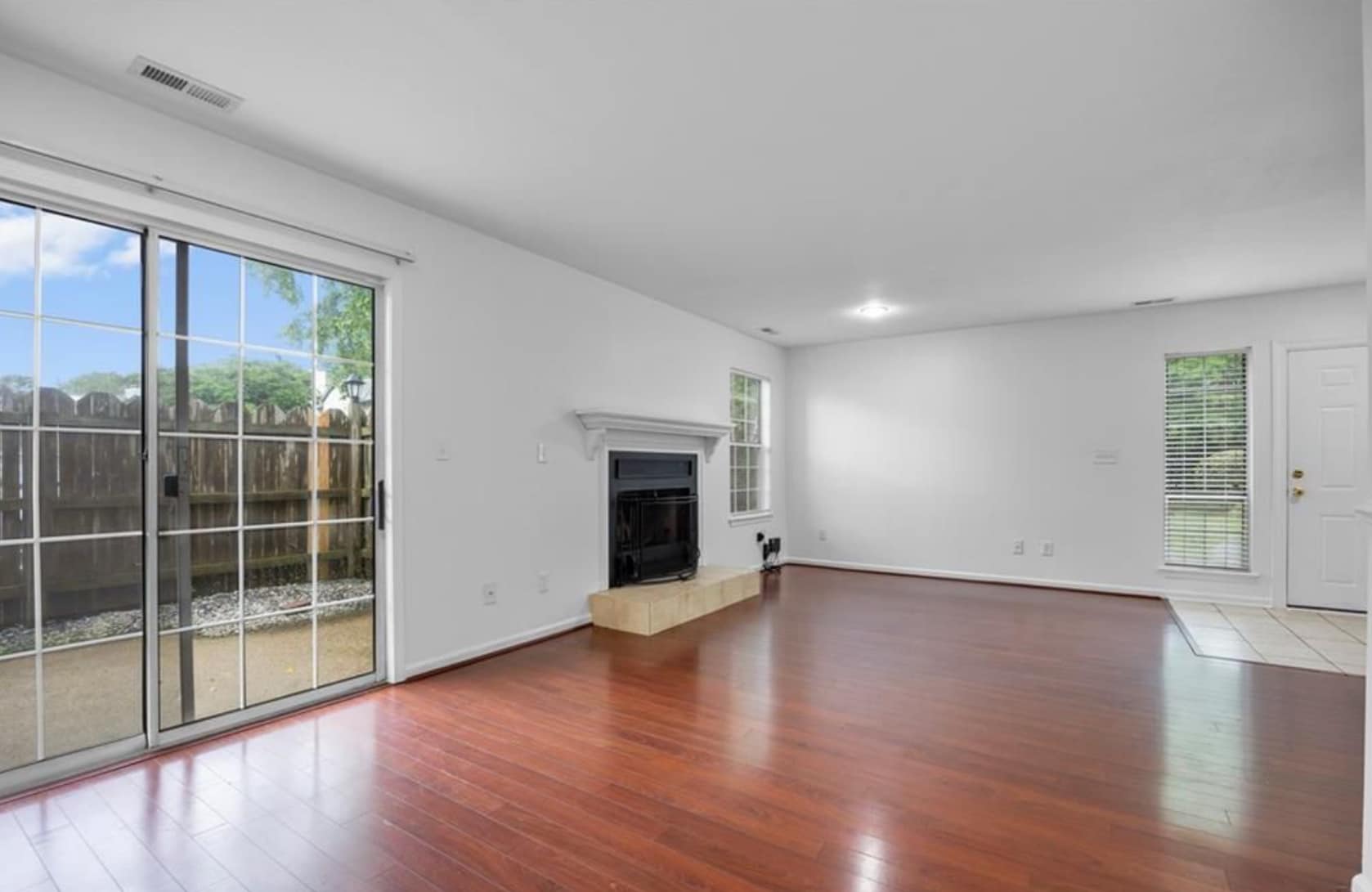 Building Photo - 264 Ferdinand Cir