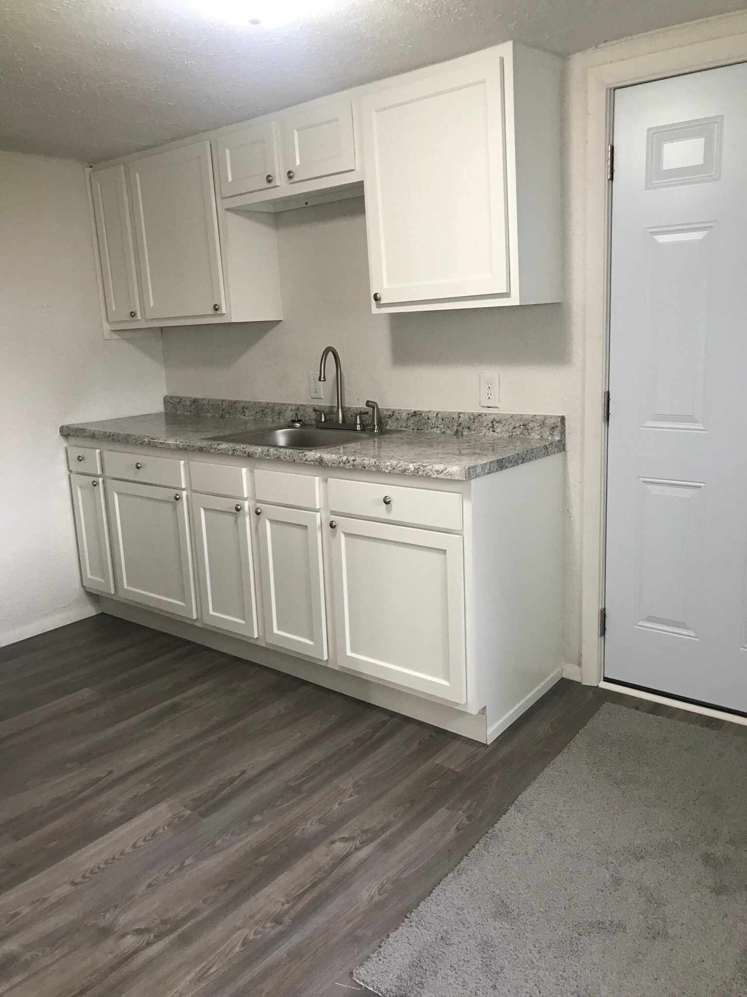 Building Photo - 1048 N Jefferson St