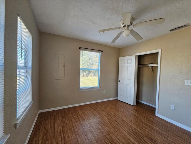 Building Photo - 2319 E Magnolia St