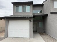 Building Photo - 3 bed 2 bath with garage $1,350 Rent