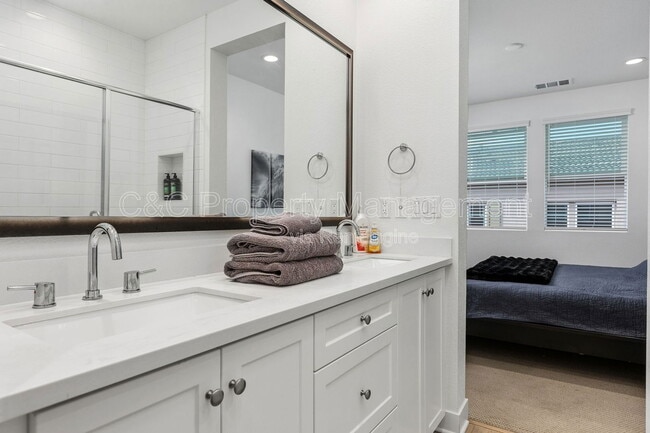 Building Photo - 2215 S Cordon Gln