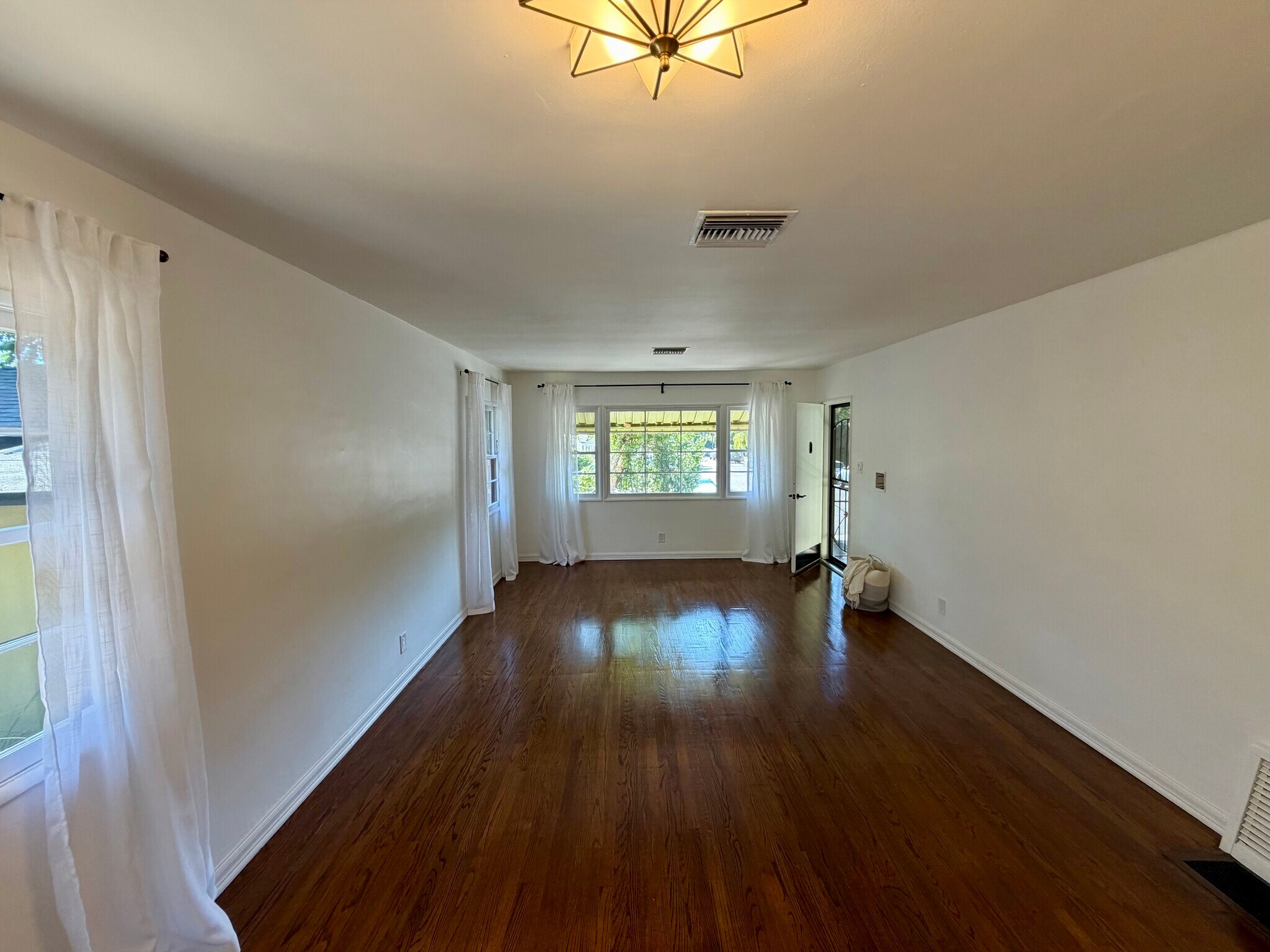Open Livingroom - 2101 Laverna Ave