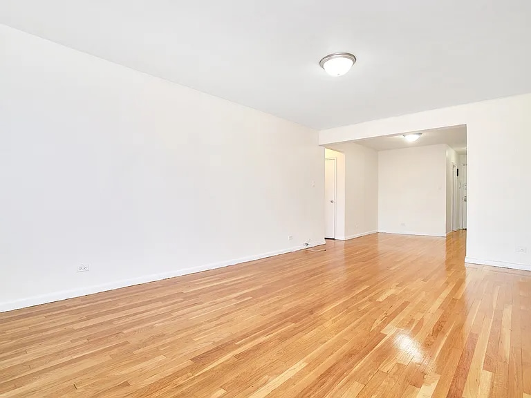 Building Photo - 83-40 Britton Ave