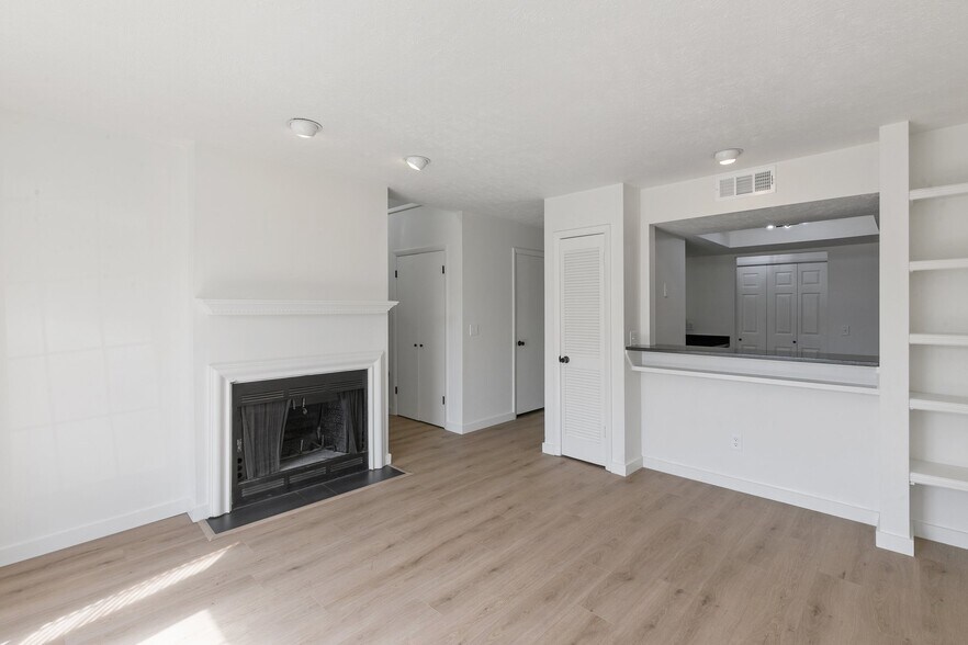 Building Photo - 5721 Brentwood Meadows Cir
