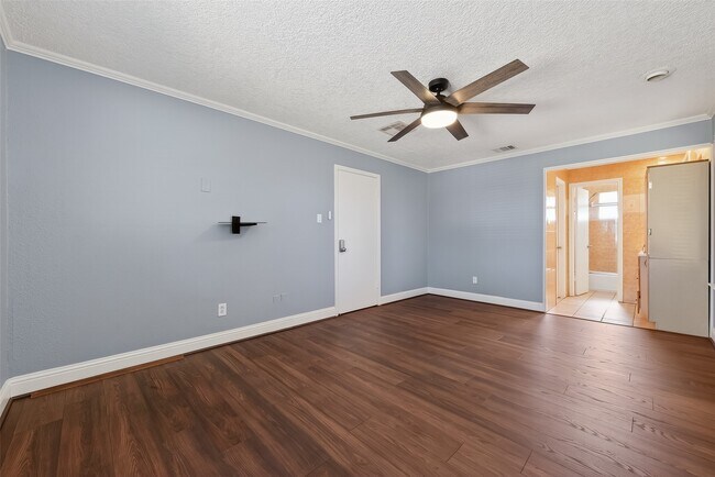 Building Photo - 17634 Huntersglen Cir