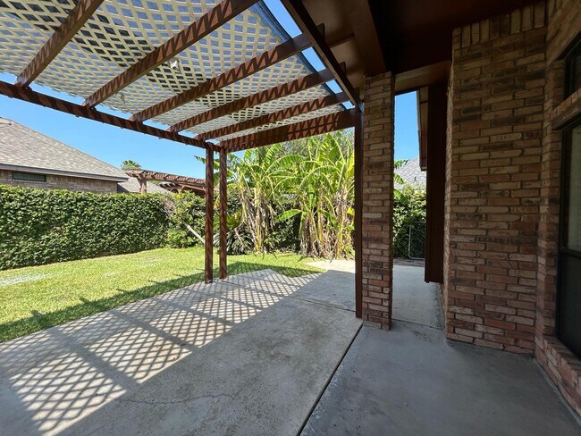 Building Photo - 3400 Santa Teresa