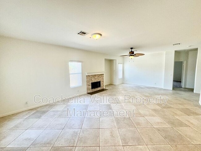Building Photo - 74091 Daisy Ln