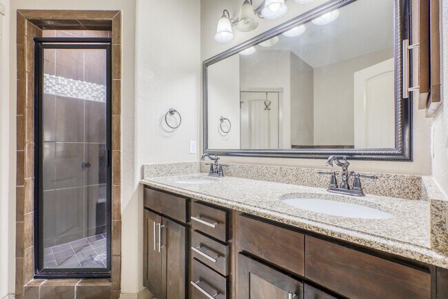 Building Photo - Beautiful 3 bed-2 baths home in 79911