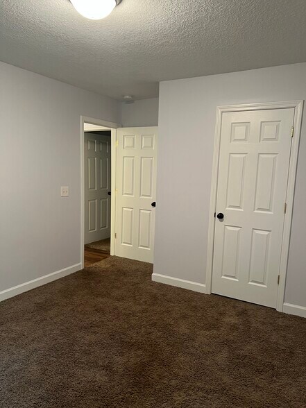 Downstairs bedroom #2.. - 20 Enka Pine St